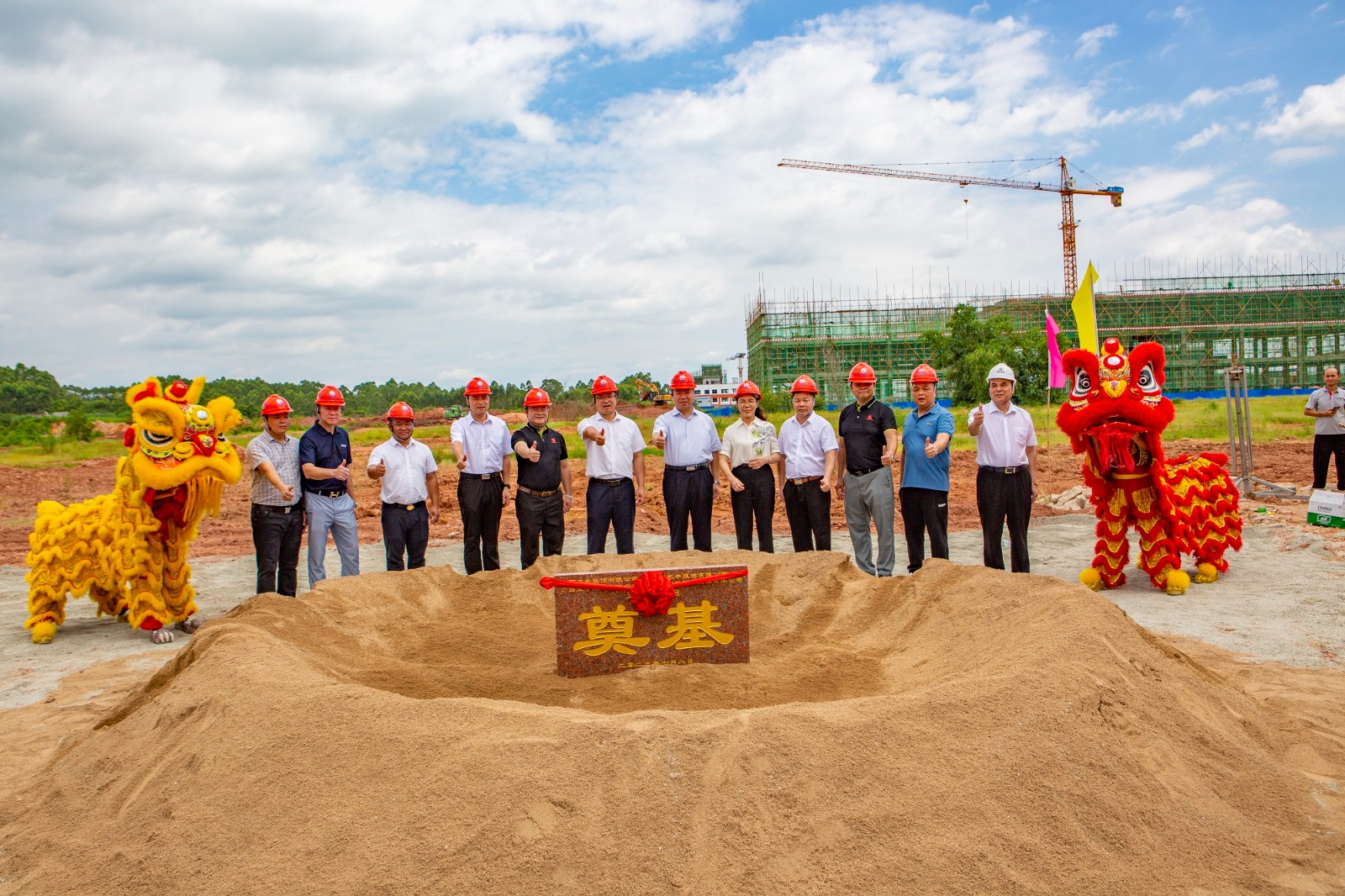 荣耀奠基 盛大启航 | 热烈祝贺中国（贵港）纺织服装时尚新区平南县项目集中开工奠基仪式圆满举行