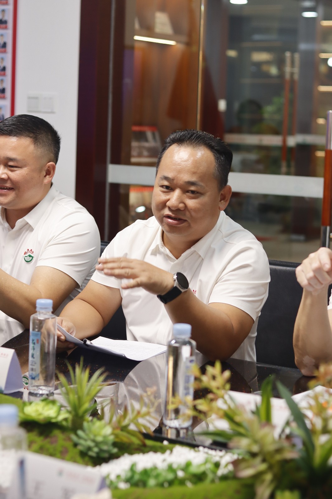 广州市广西商会会长覃录强一行莅临商会交流座谈